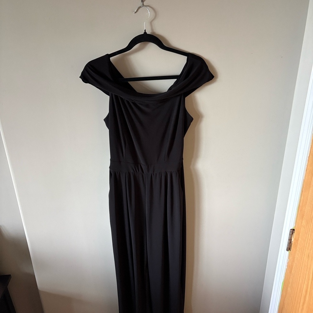 Off-Shoulder Black Wide-Leg Jumpsuit with Pockets - Picture 8 of 9